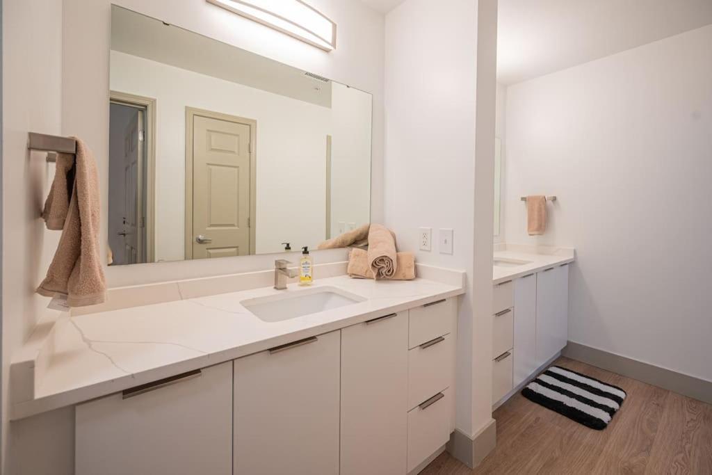 Regal Living Apartment Charlotte