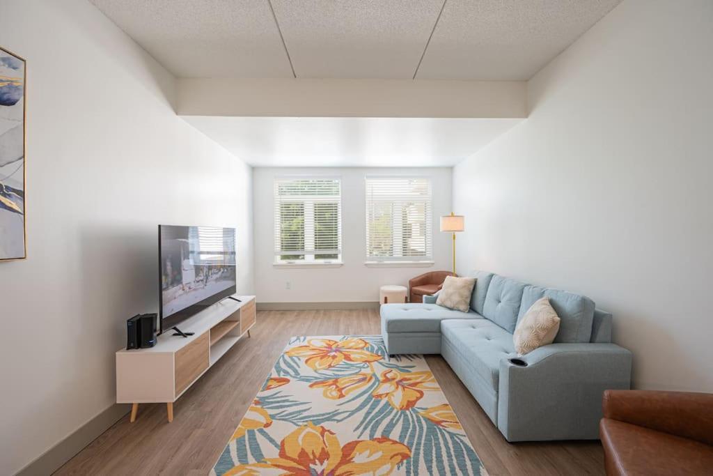 Regal Living * Charlotte